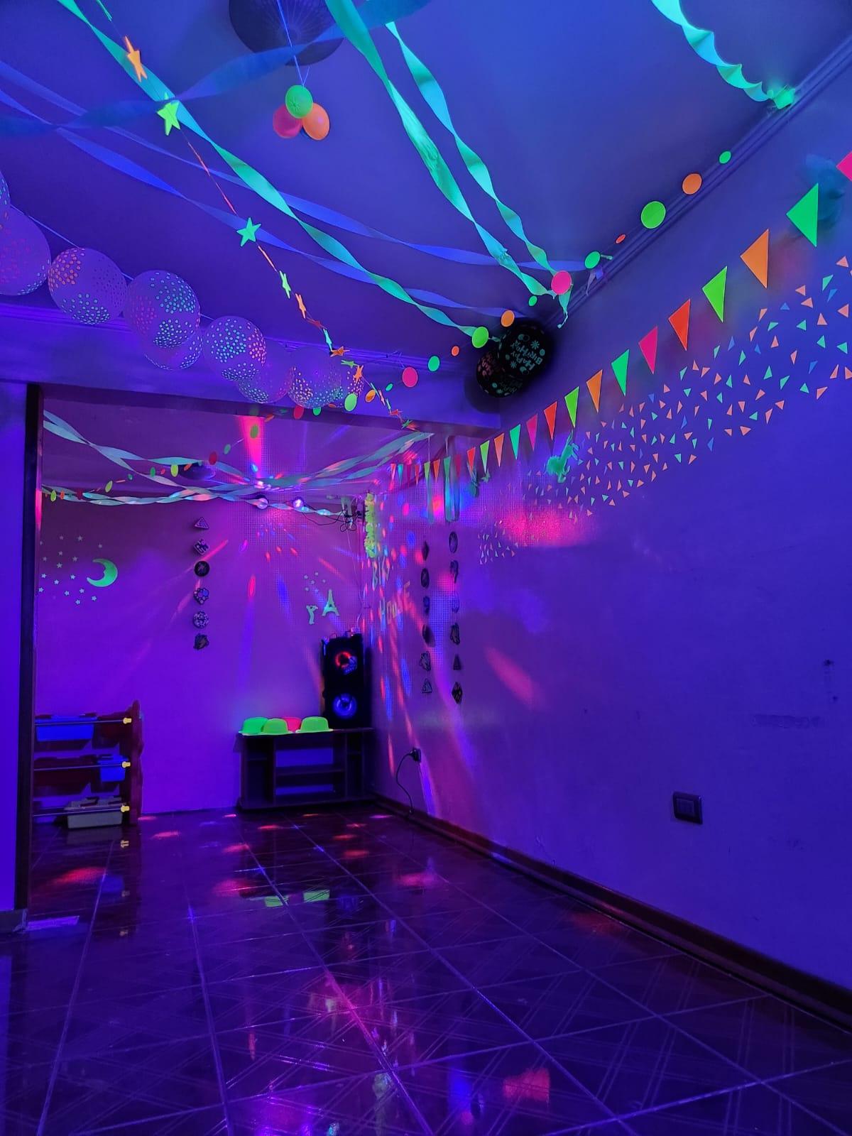/assets/big-house-va/disco-peque.jpeg